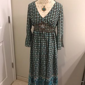 🔥Gorgeous Robbie Bee dress 🔥